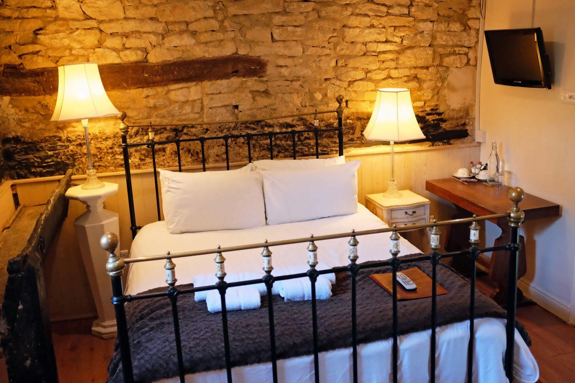 The Old Court Hotel Witney Eksteriør bilde