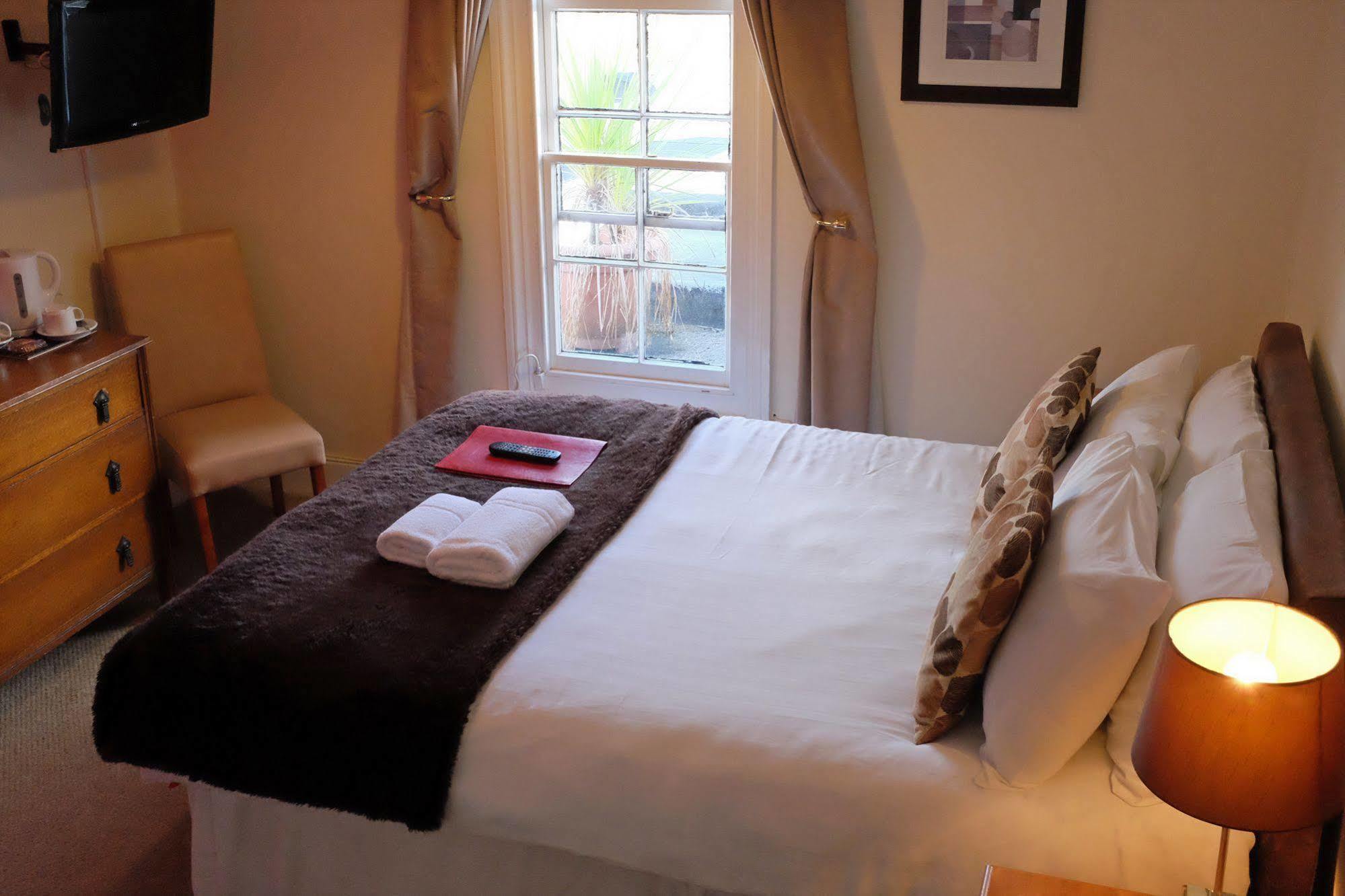 The Old Court Hotel Witney Eksteriør bilde